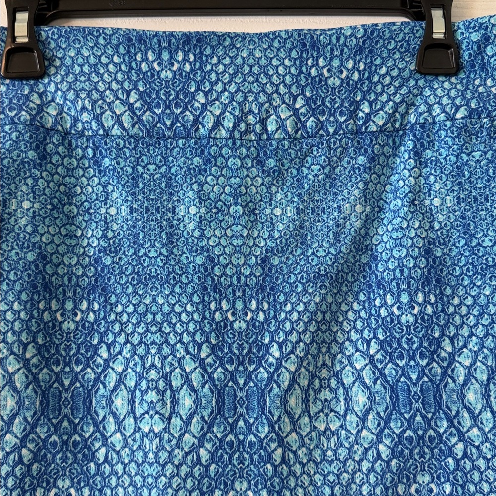 Attyre Blue Printed Mini Skort size 6 length 15” waist 30” excellent condition - Picture 2 of 8